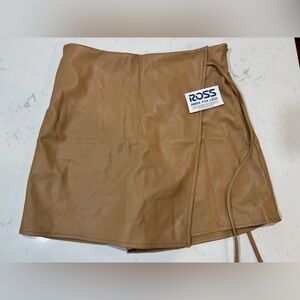 Ross Women's Tan Skort